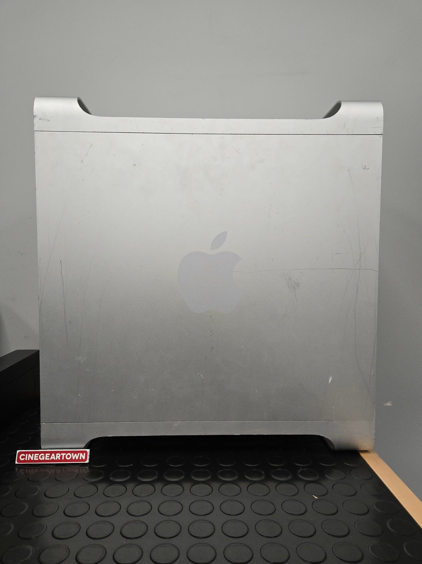 Apple Mac Pro Xeon (Early 2009 – 4,1) – Dual CPU – 16GB RAM – 7TB HDD – OSX Yosemite